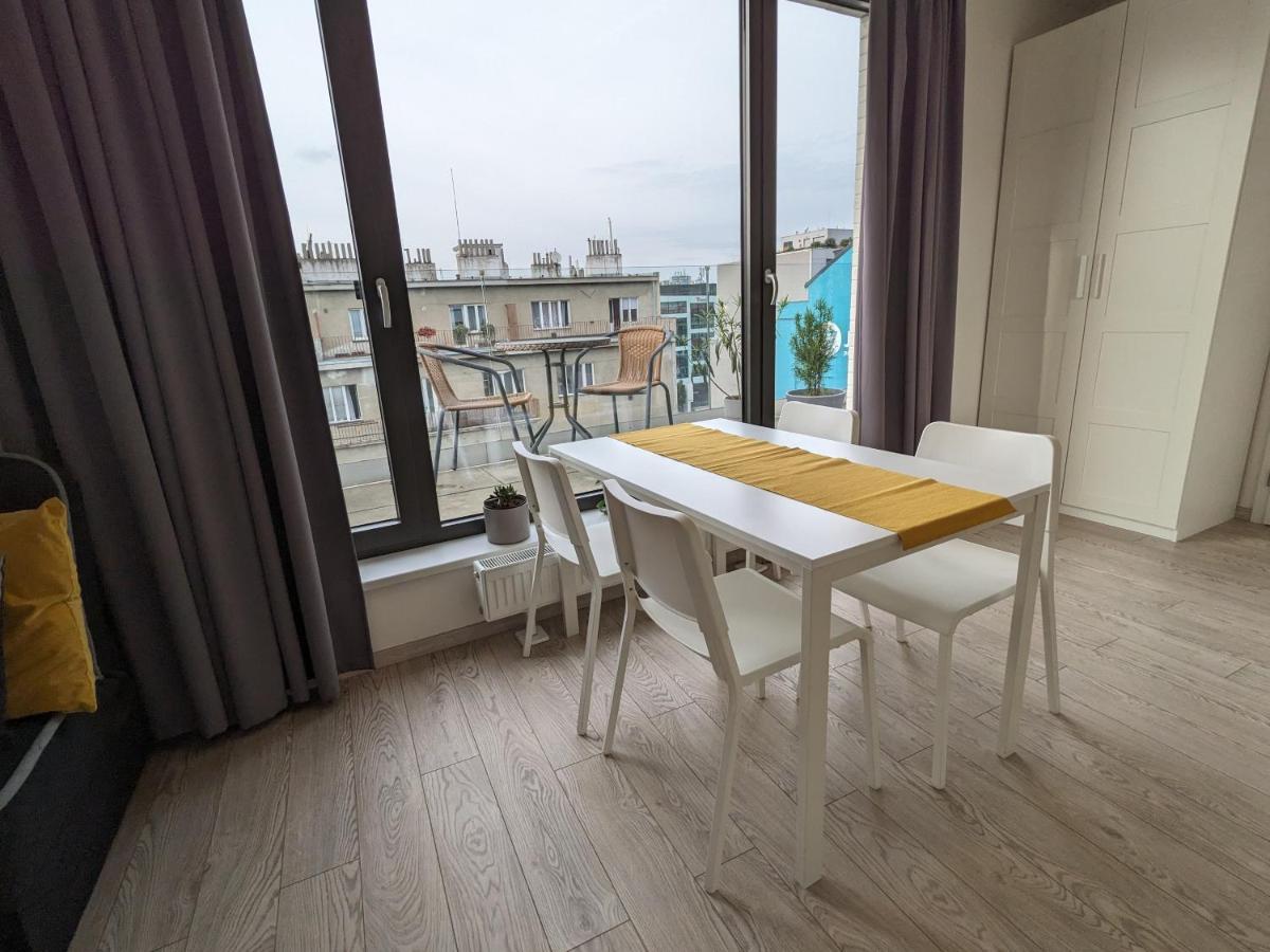 Cozy Apartment With Big Terrace In Central Prague - Karlin エクステリア 写真