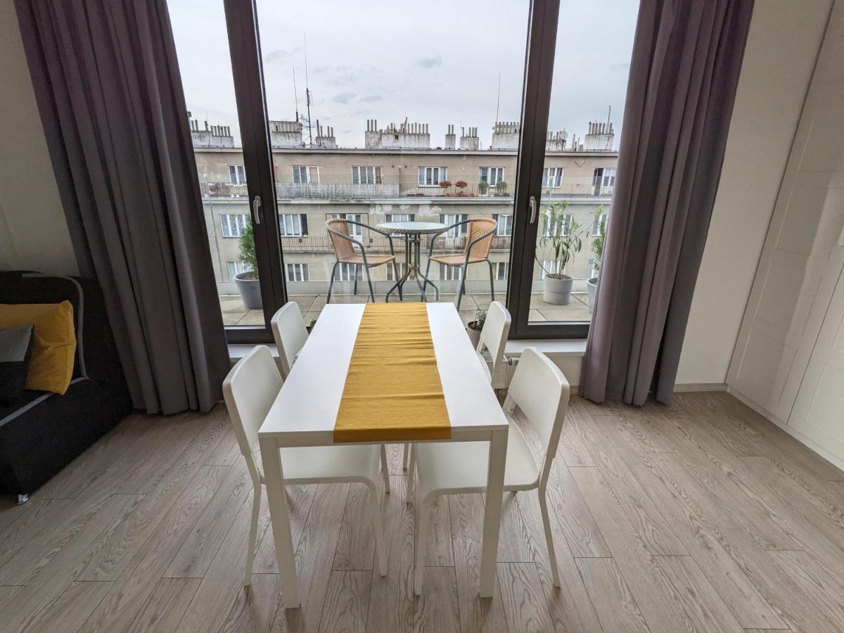 Cozy Apartment With Big Terrace In Central Prague - Karlin エクステリア 写真